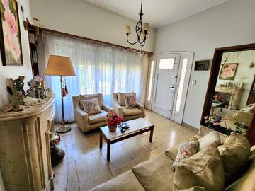 Chalet en venta en Castelar Sur