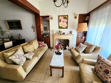 Chalet en venta en Castelar Sur