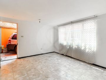 Casa en venta en Campamento 2 de Octubre