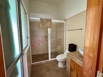 Venta casa LOMAS DE COCOYOC. Doble terreno