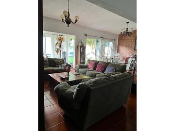Venta casa LOMAS DE COCOYOC. Doble terreno