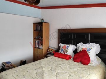 Casa en Real del Valle, tres niveles con salón de juegos y roofgarden. IDEAL PARA OFICINAS