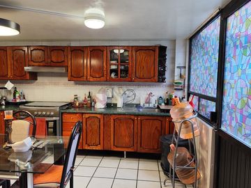 Casa en Real del Valle, tres niveles con salón de juegos y roofgarden. IDEAL PARA OFICINAS