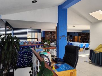 Casa en Real del Valle, tres niveles con salón de juegos y roofgarden. IDEAL PARA OFICINAS
