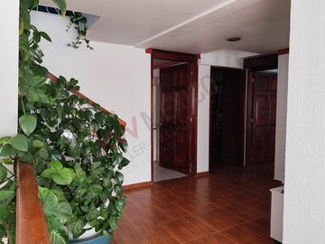 Casa en Real del Valle, tres niveles con salón de juegos y roofgarden. IDEAL PARA OFICINAS