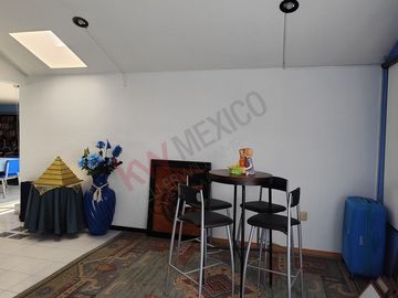 Casa en Real del Valle, tres niveles con salón de juegos y roofgarden. IDEAL PARA OFICINAS
