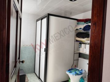 Casa en Real del Valle, tres niveles con salón de juegos y roofgarden. IDEAL PARA OFICINAS