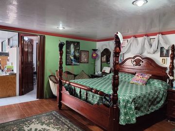 Casa en Real del Valle, tres niveles con salón de juegos y roofgarden. IDEAL PARA OFICINAS