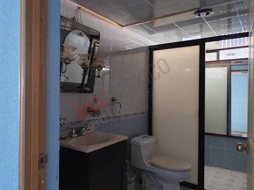Casa en Real del Valle, tres niveles con salón de juegos y roofgarden. IDEAL PARA OFICINAS