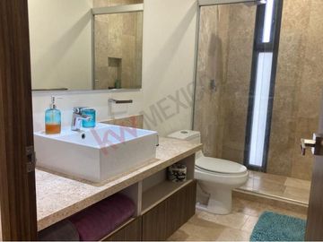 Se vende departamento de lujo espectacular en Jurica con una gran vista y opción amueblado