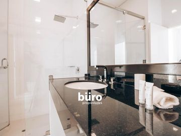 CLÁSICO Y ELEGANTE HOTEL EN VENTA DE 12 PISOS EN SAN ISIDRO
