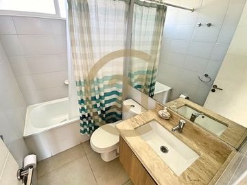 Se vende dpto amoblado en Laguna del Mar.