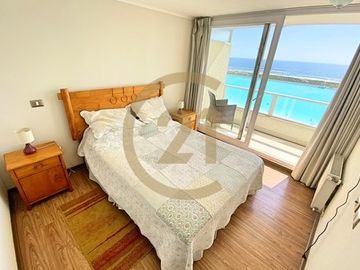 Se vende dpto amoblado en Laguna del Mar.