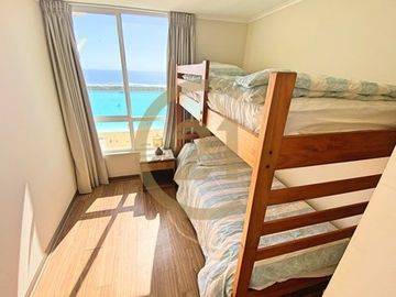 Se vende dpto amoblado en Laguna del Mar.