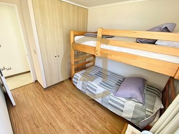 Se vende dpto amoblado en Laguna del Mar.