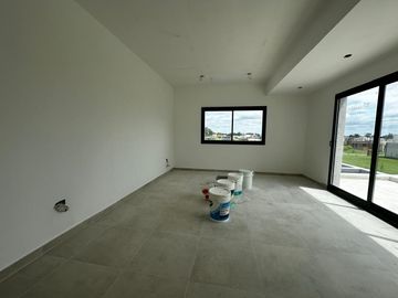 Casa en Santa Elisa pilar del este