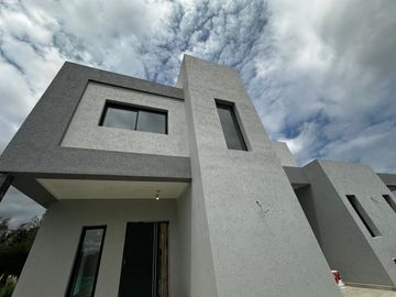 Casa en Santa Elisa pilar del este