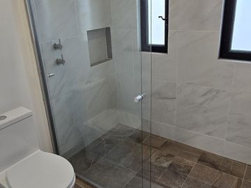 Venta de casa nueva con 4 rec y Roof Garden en Pedregal de Schoenstatt