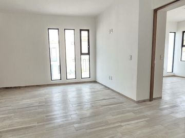 Venta de casa nueva con 4 rec y Roof Garden en Pedregal de Schoenstatt