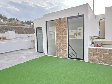 Venta de casa nueva con 4 rec y Roof Garden en Pedregal de Schoenstatt