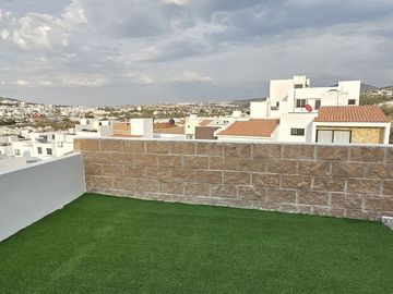 Venta de casa nueva con 4 rec y Roof Garden en Pedregal de Schoenstatt