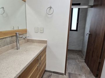 Venta de casa nueva con 4 rec y Roof Garden en Pedregal de Schoenstatt