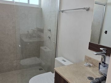 Preventa de casa en Pedregal de Schoenstatt con recama en PB