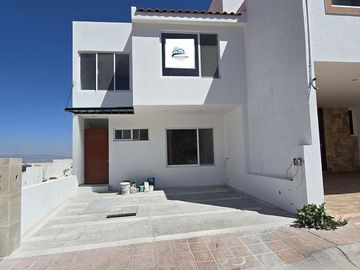 Preventa de casa en Pedregal de Schoenstatt con recama en PB