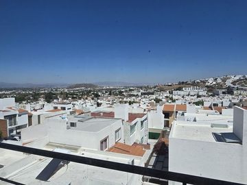 Preventa de casa en Pedregal de Schoenstatt con recama en PB