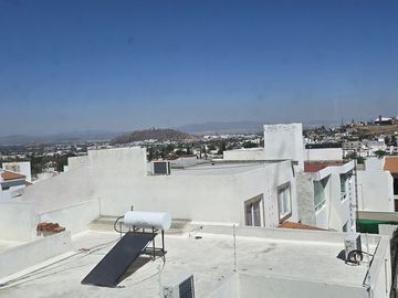 Preventa de casa en Pedregal de Schoenstatt con recama en PB