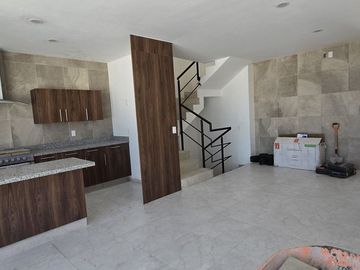 Preventa de casa en Pedregal de Schoenstatt con recama en PB