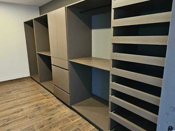 Venta de casa nueva en Cumbres del Cimatario con recamara en PB
