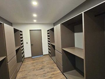 Venta de casa nueva en Cumbres del Cimatario con recamara en PB