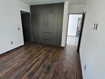 Venta de casa nueva en Cumbres del Cimatario con recamara en PB