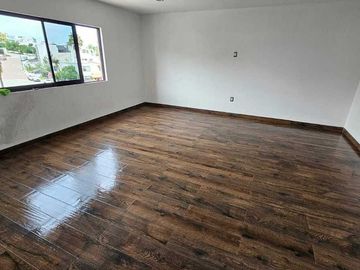 Venta de casa nueva en Cumbres del Cimatario con recamara en PB
