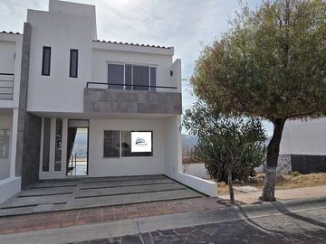 Casa nueva en venta con Sotano, Roof Garden y 4 rec