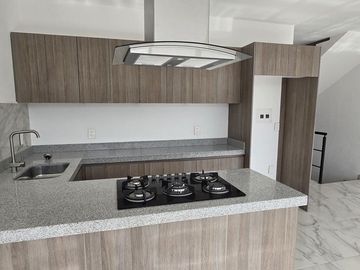 Casa nueva en venta con Sotano, Roof Garden y 4 rec