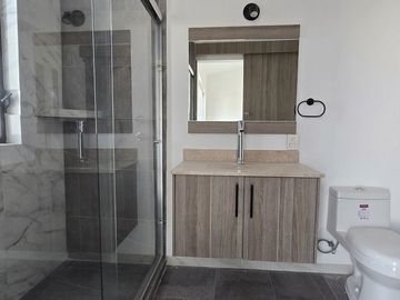 Casa nueva en venta con Sotano, Roof Garden y 4 rec
