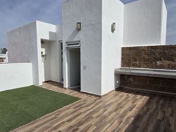 Casa nueva en venta con Sotano, Roof Garden y 4 rec