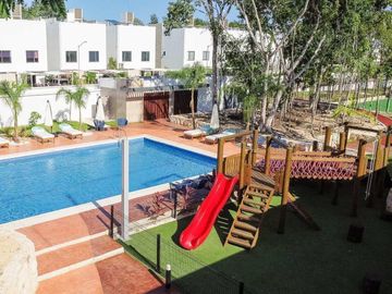 Townhouse en Venta en Bali Residencial, Playa del Carmen.