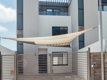 Townhouse en Venta en Bali Residencial, Playa del Carmen.