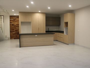 HERMOSA CASA DE DISEÑADOR