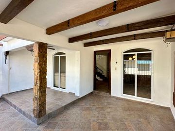 Casa en venta en esquina en Pradera Dorada, Blvd. Norma Corona