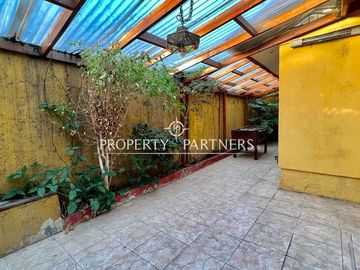 Venta de casa esquina villa santa Carolina