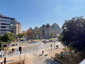 Espectacular departamento grandes espacios en Parque Forestal