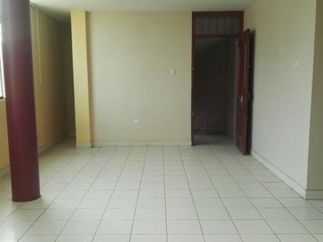SE VENDE DEPARTAMENTO 2do PISO CERCA AL MALL AVENTURA DE CHICLAYO