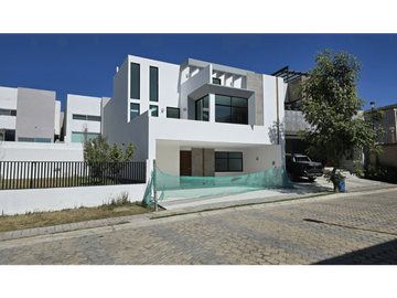Casa En Venta Parque Nayarit, Lomas De Angelopolis