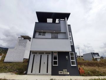 VENTA de CASAS en DOSQUEBRADAS