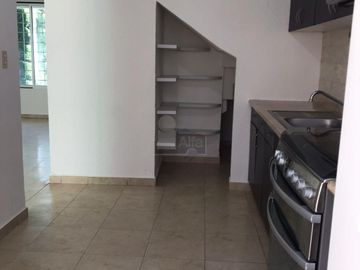 Casa en venta en privada, Col. San Juan Buenavista, Toluca.