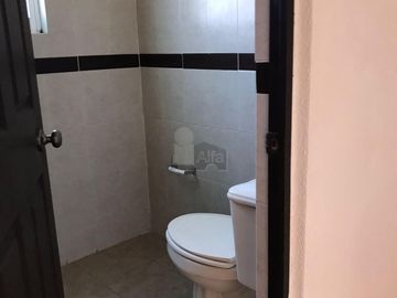 Casa en venta en privada, Col. San Juan Buenavista, Toluca.